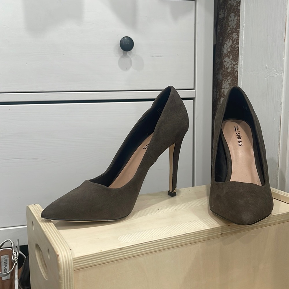 High heel green shoes